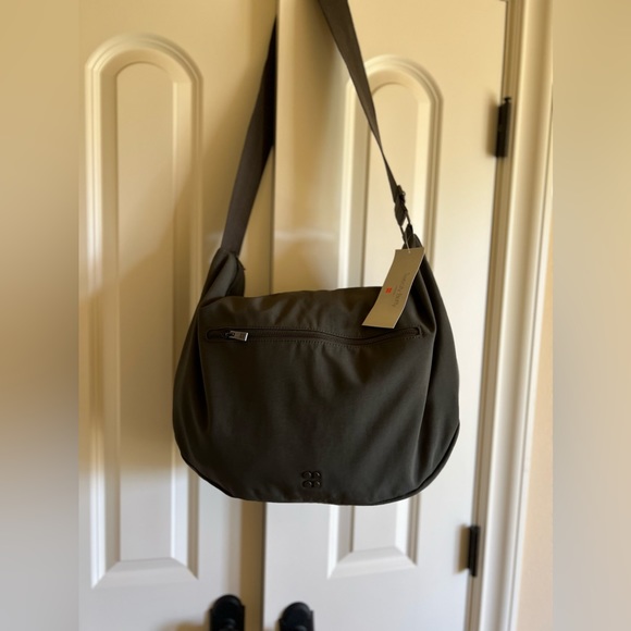 Sweaty Betty Crossbody bag, large. Olive, NWT - Picture 10 of 12